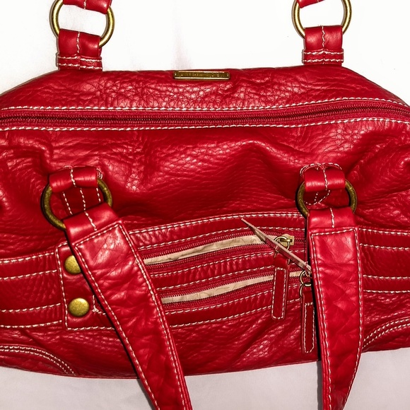 NWT Bag Marc Echo "Red" medium Size 2 Large Zip Pockets DISCOUNT SHIPPING!! - Picture 5 of 8